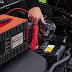 5 Mejores cargadores de batería de coche baratos