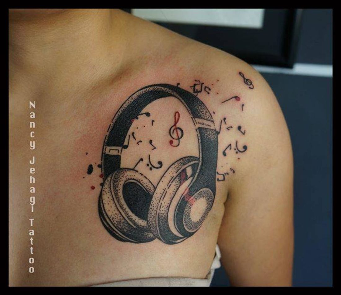 Deja que la música se muestre en tu corazón. (de: tattoofilter/Nancy Jehagi) https://www.tattoofilter.com/artists/nancyjehagi