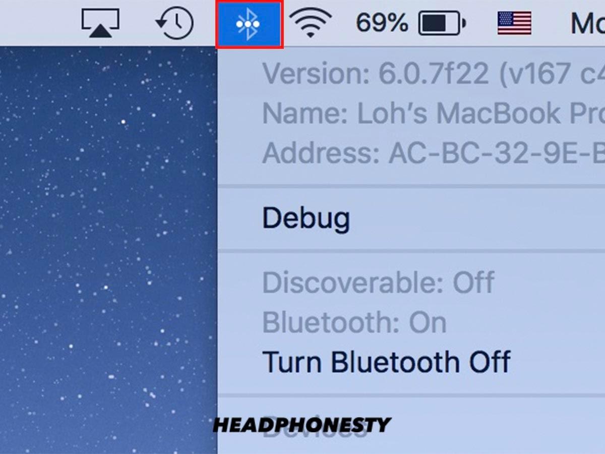 símbolo de Bluetooth en la esquina superior derecha de la barra de menús de macOS.