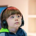 ¿Los niños pequeños pueden llevar auriculares?